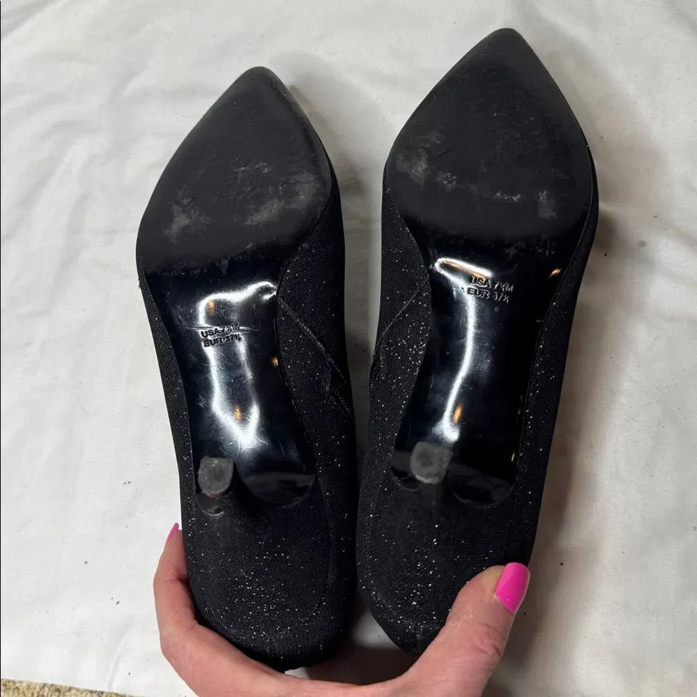 Nina New York Black Pointed Toe Glitter Booties. Size 7.5
